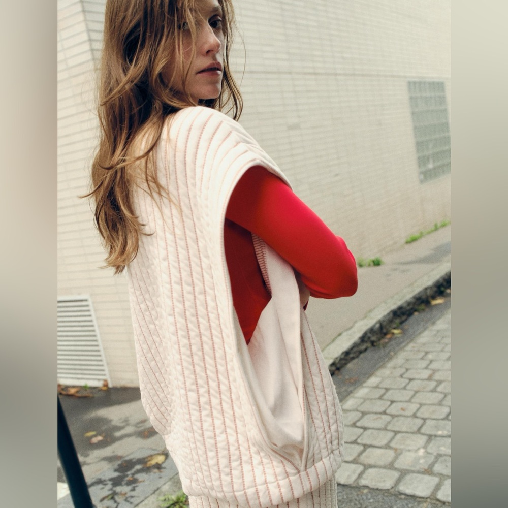 ZARA Oversized  Sleeveless puffer gilet stripes 4770/652